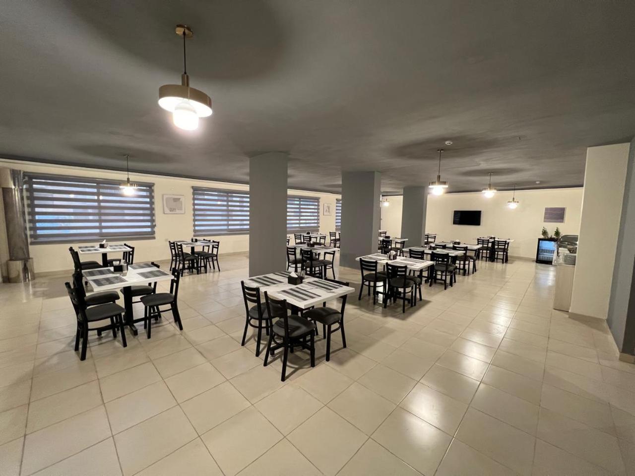 Sky Hotel 亚喀巴 外观 照片