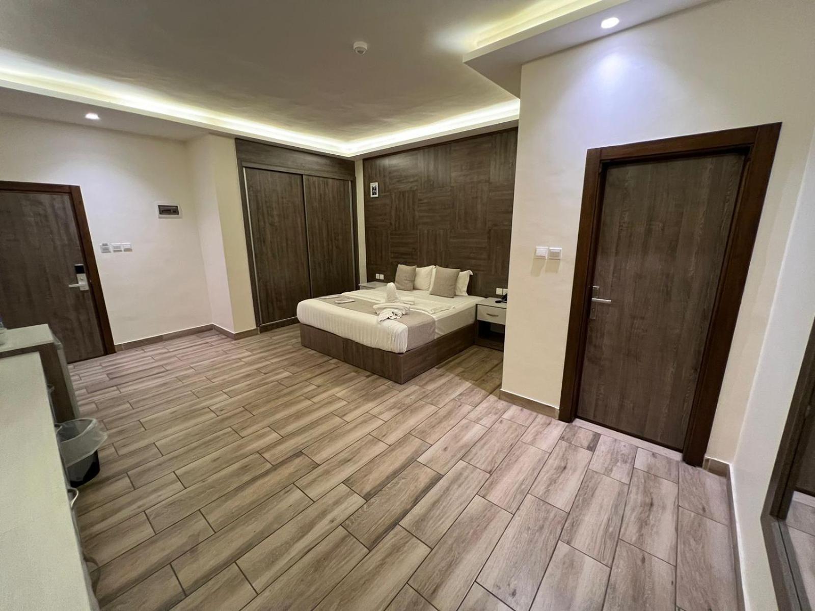 Sky Hotel 亚喀巴 外观 照片