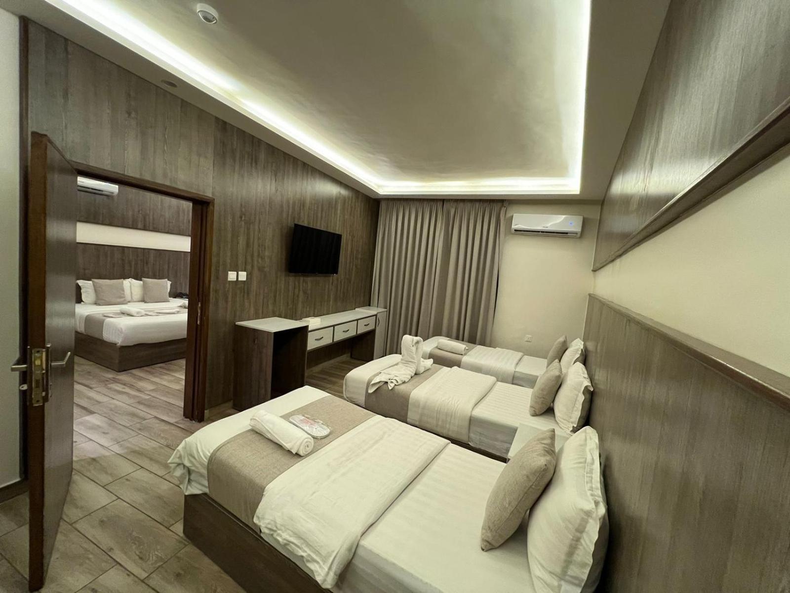 Sky Hotel 亚喀巴 外观 照片
