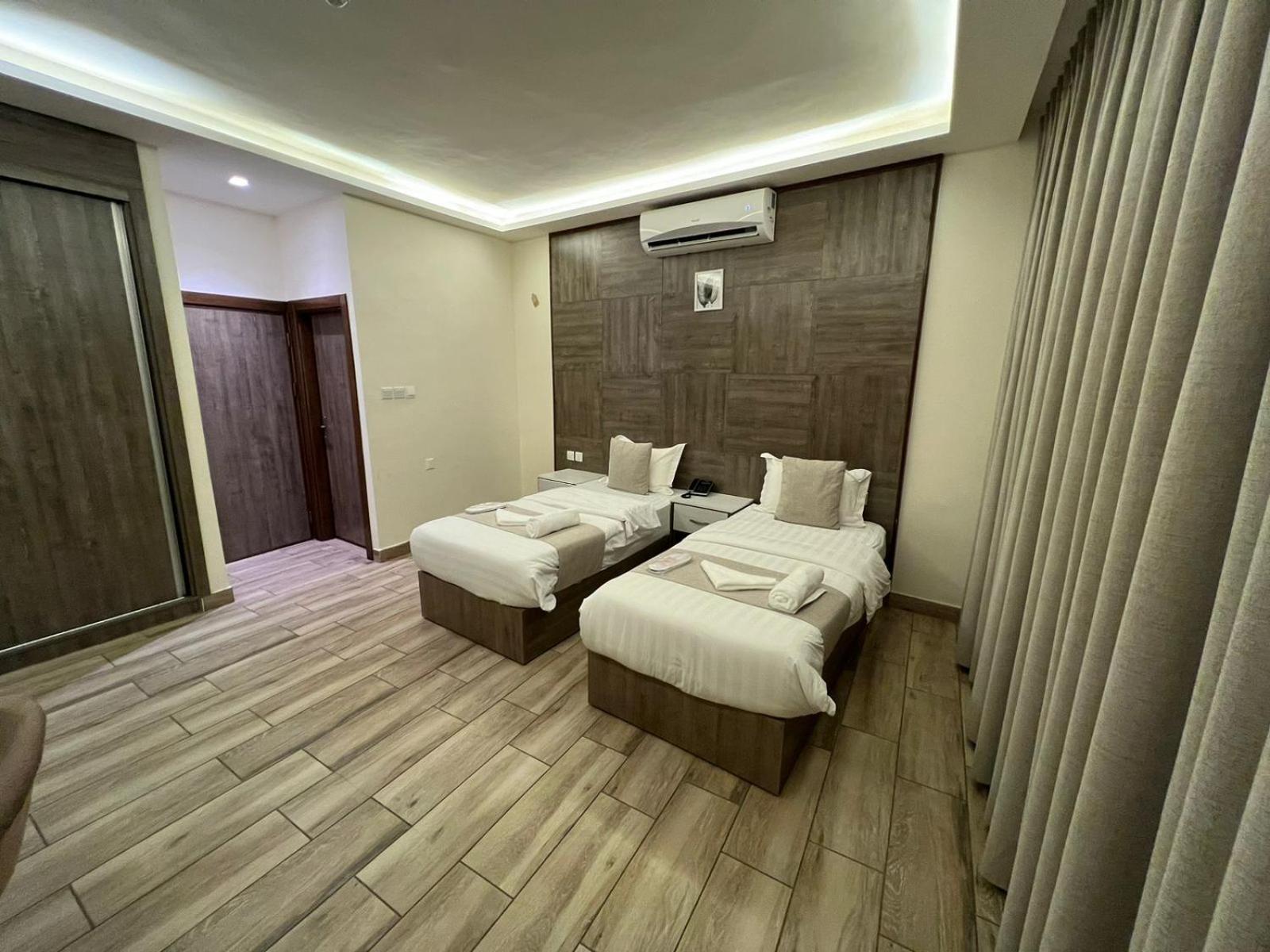 Sky Hotel 亚喀巴 外观 照片